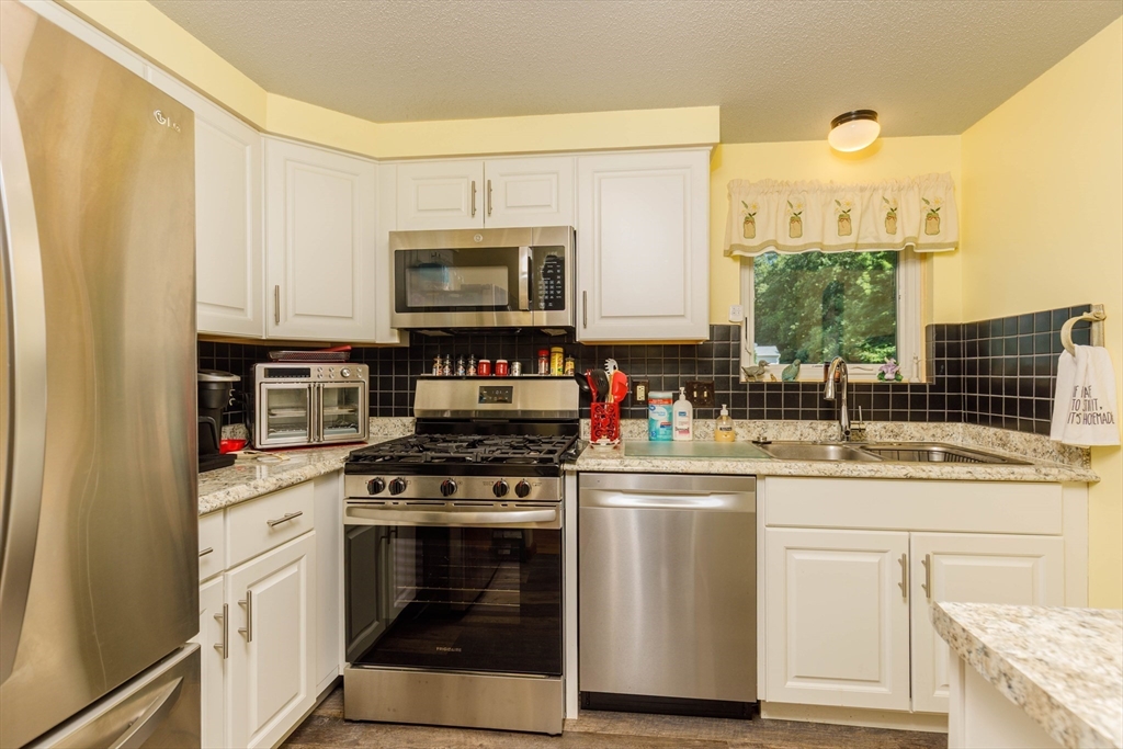 132 Briar Way #132, Greenfield, MA, 132 Briar Way #132, Greenfield, MA Photo #3
