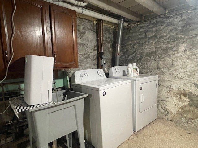 76 Beacon St, Lowell, MA Photo #37