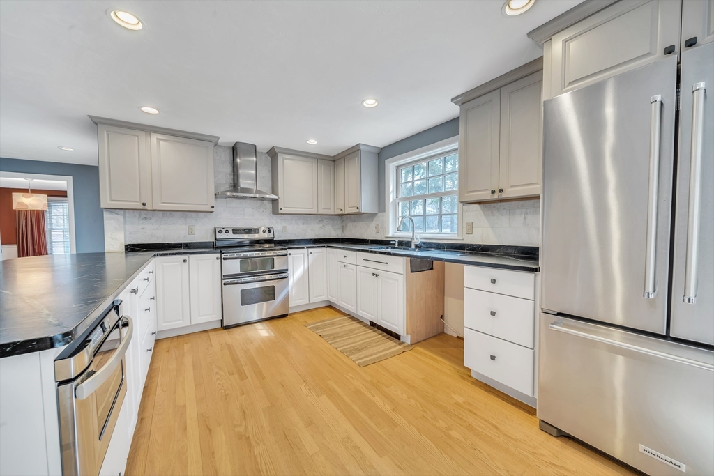 47 John Alden St