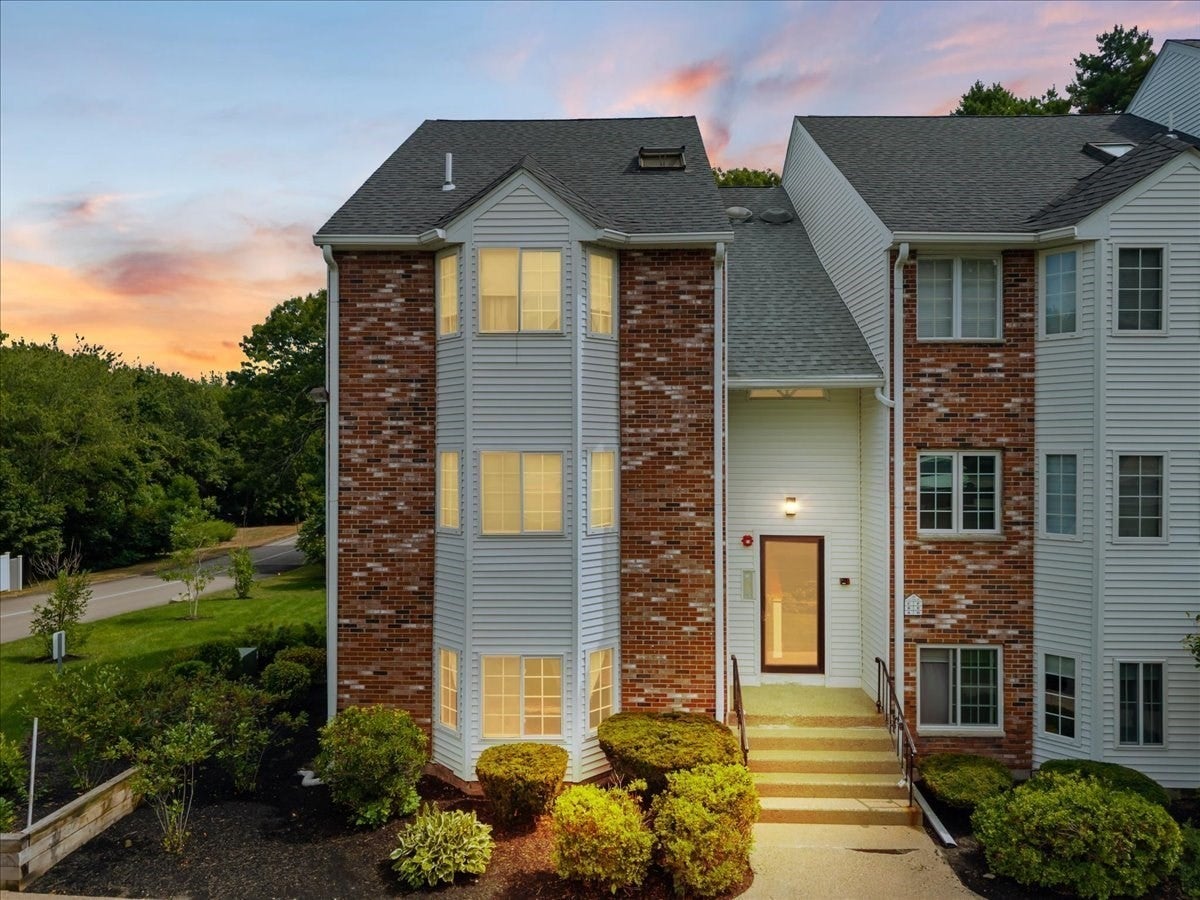 Photo of 116 Tall Oaks Drive, Weymouth, MA
