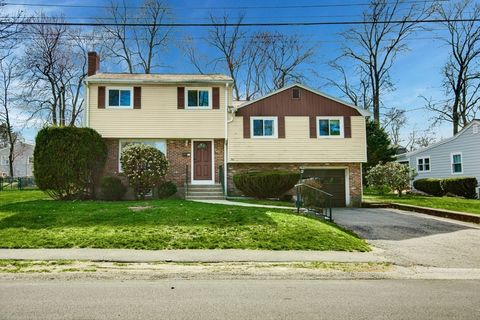 81 Earle Street Norwood MA 02062