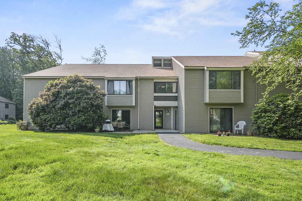 7 Thayer Pond Dr 11