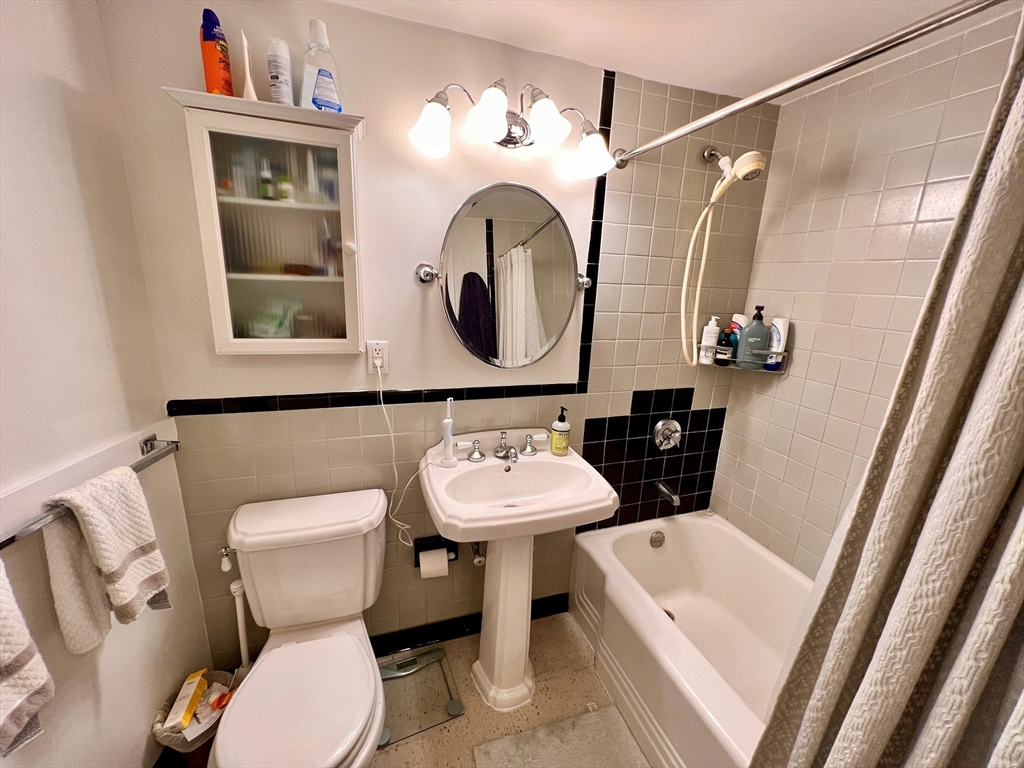145 Pinckney St 402