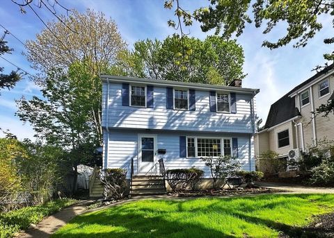 10 Colburn St Waltham MA 02453