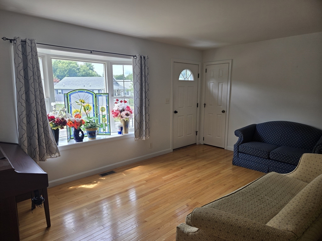 10 Mountain Ash Rd 10