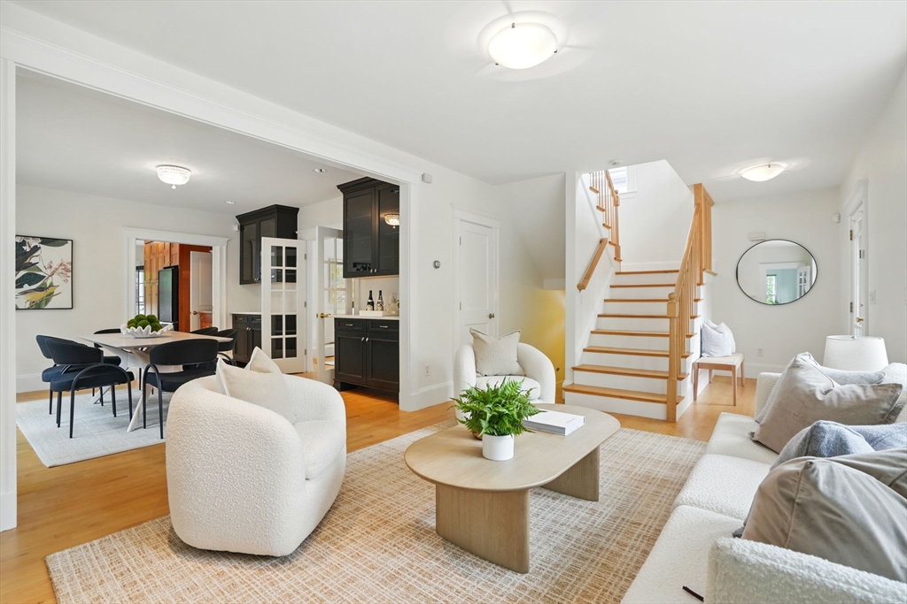 11 Longfellow Rd