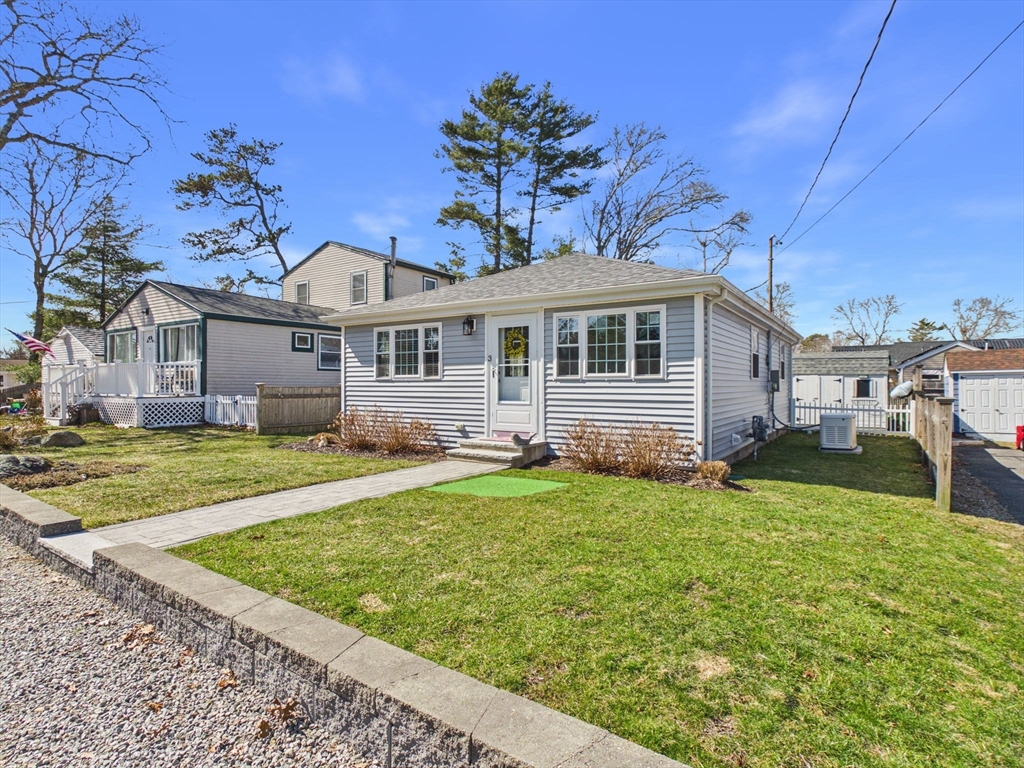 3 Hazel St