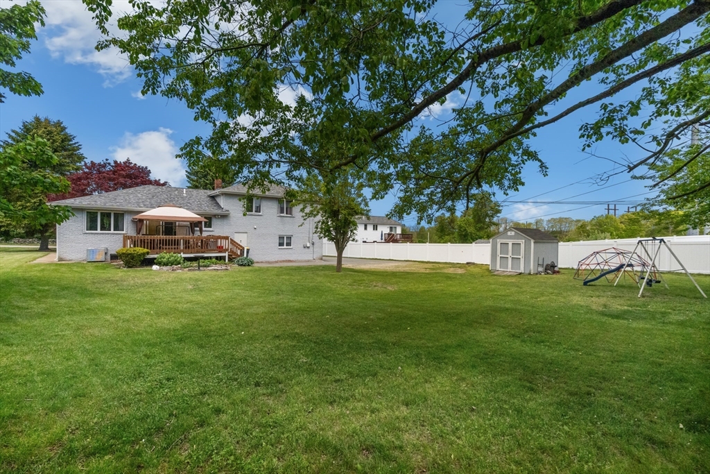 394 Lees River Ave