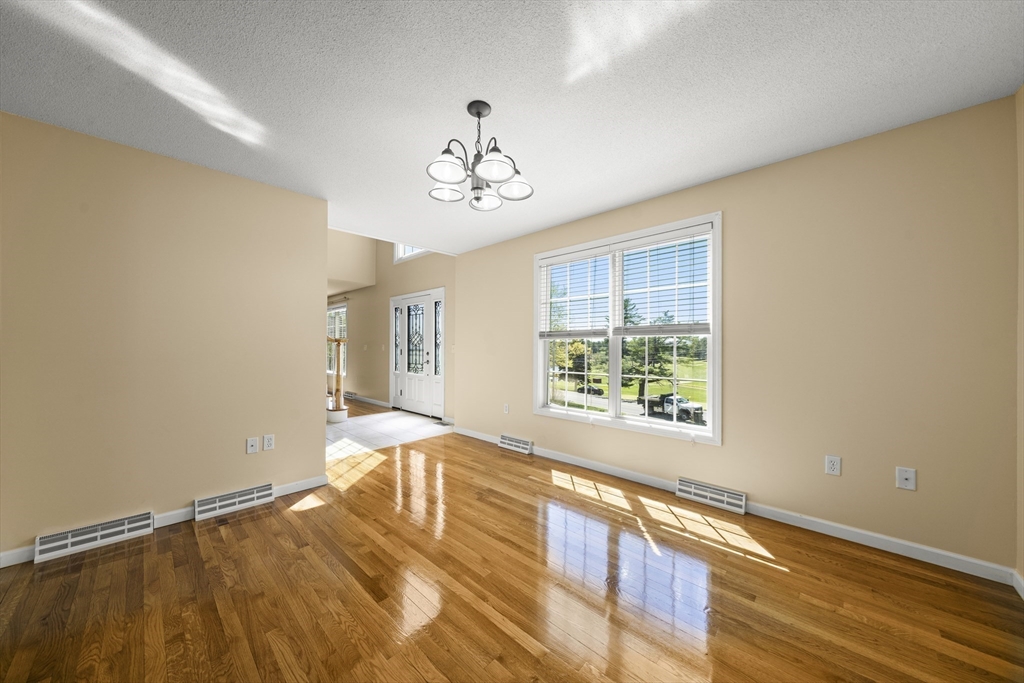 1507 E Mountain Rd, Westfield, MA Photo #14