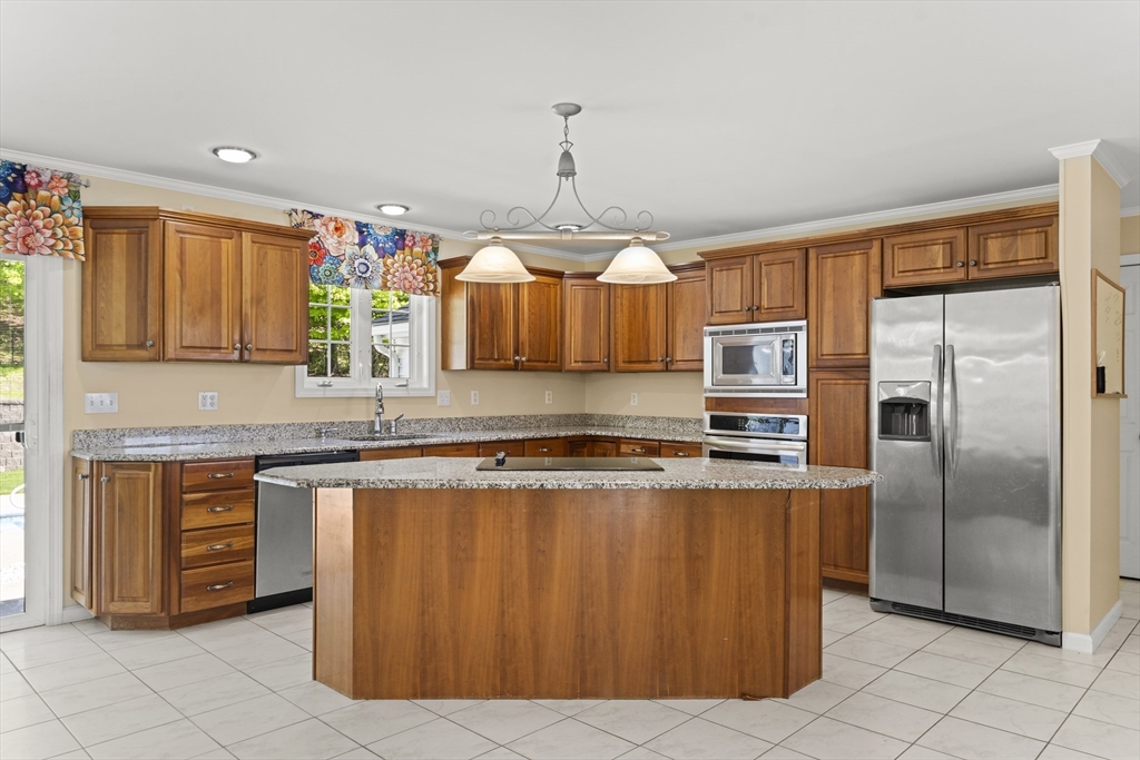1507 E Mountain Rd, Westfield, MA Photo #3