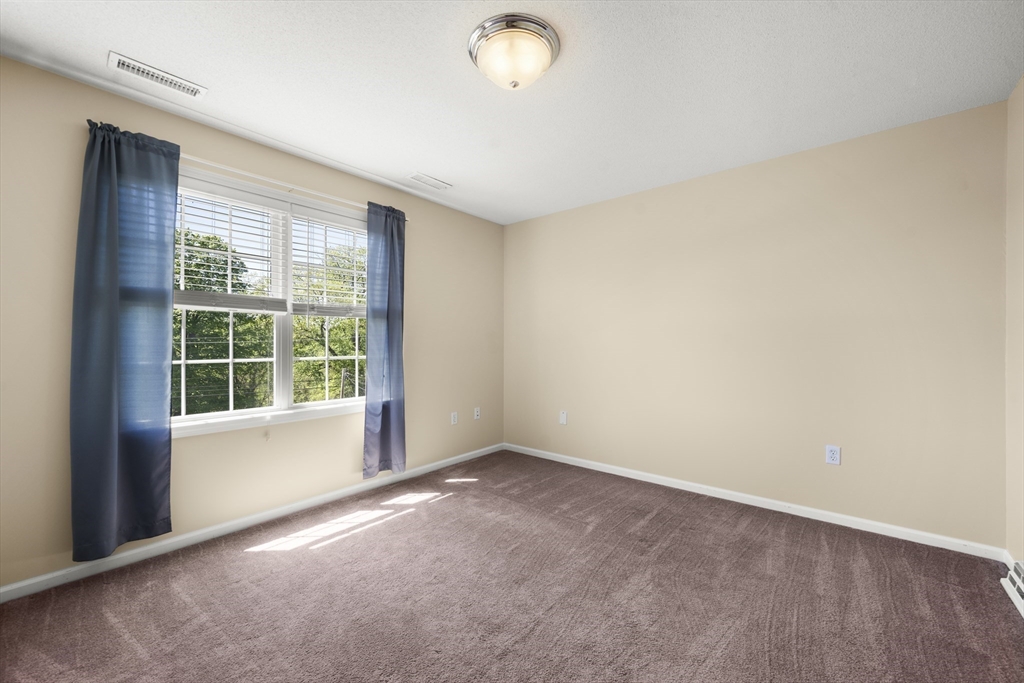 1507 E Mountain Rd, Westfield, MA Photo #32