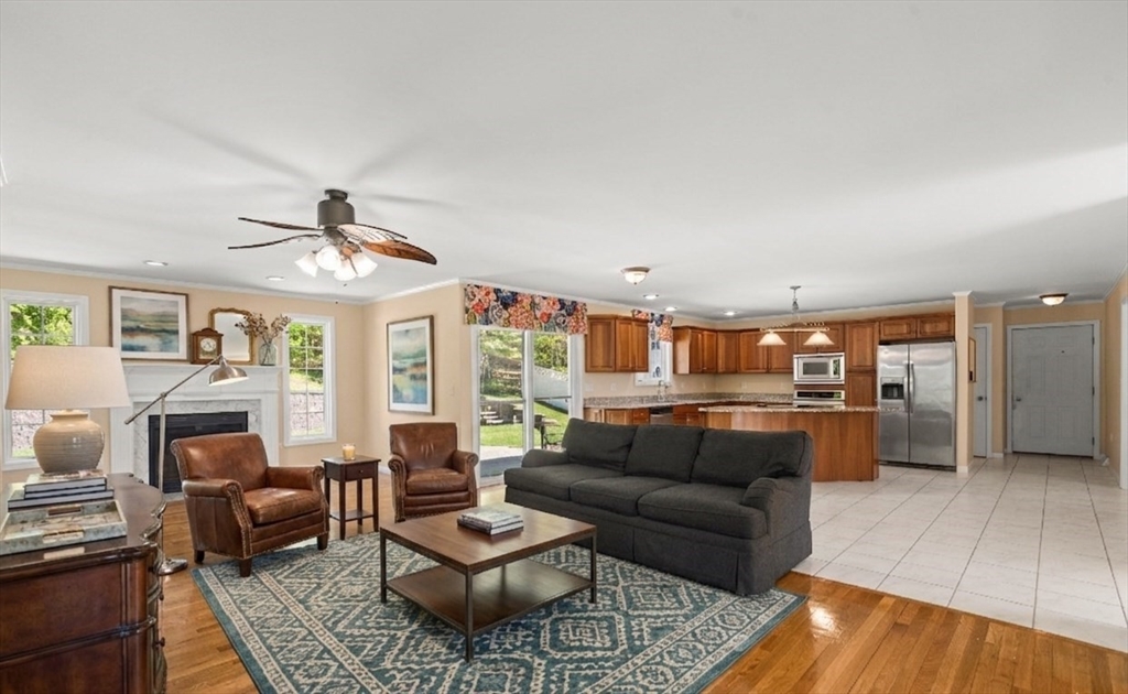 1507 E Mountain Rd, Westfield, MA Photo #8