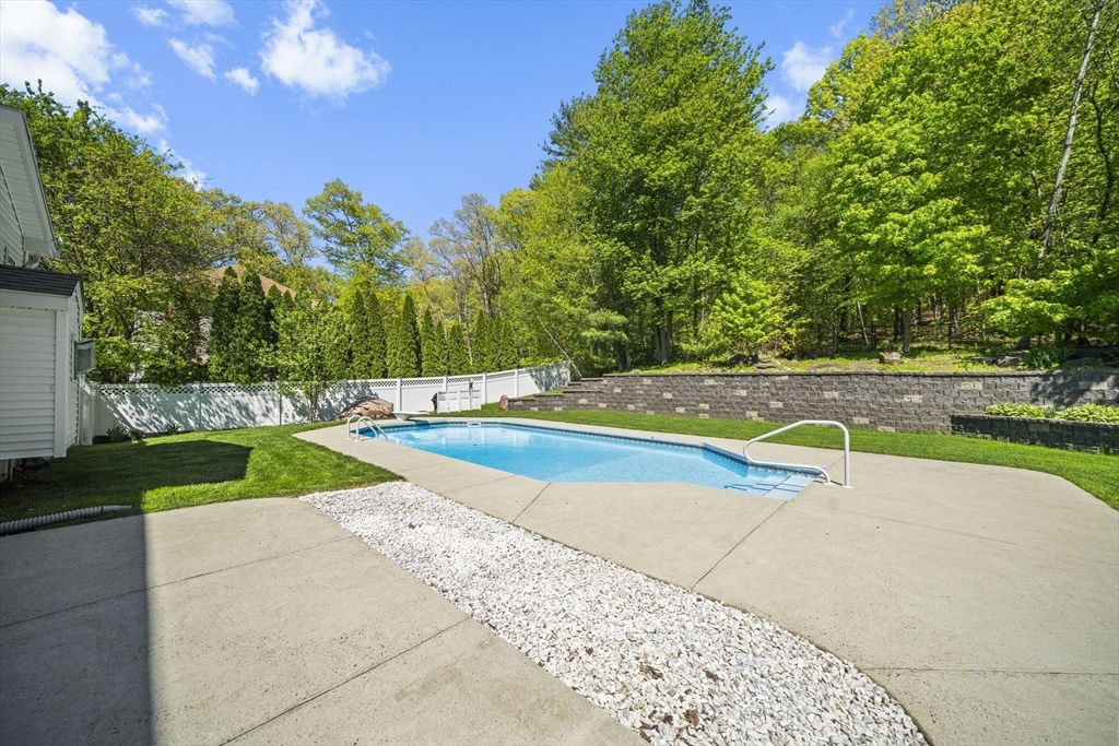 1507 E Mountain Rd, Westfield, MA Photo #36