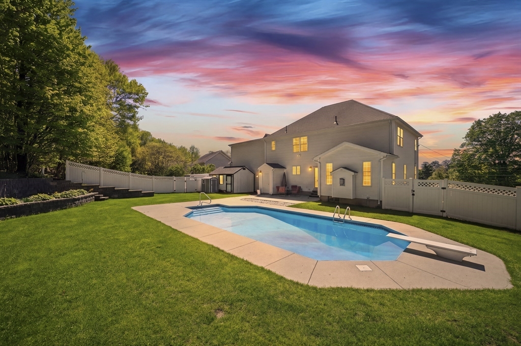 1507 E Mountain Rd