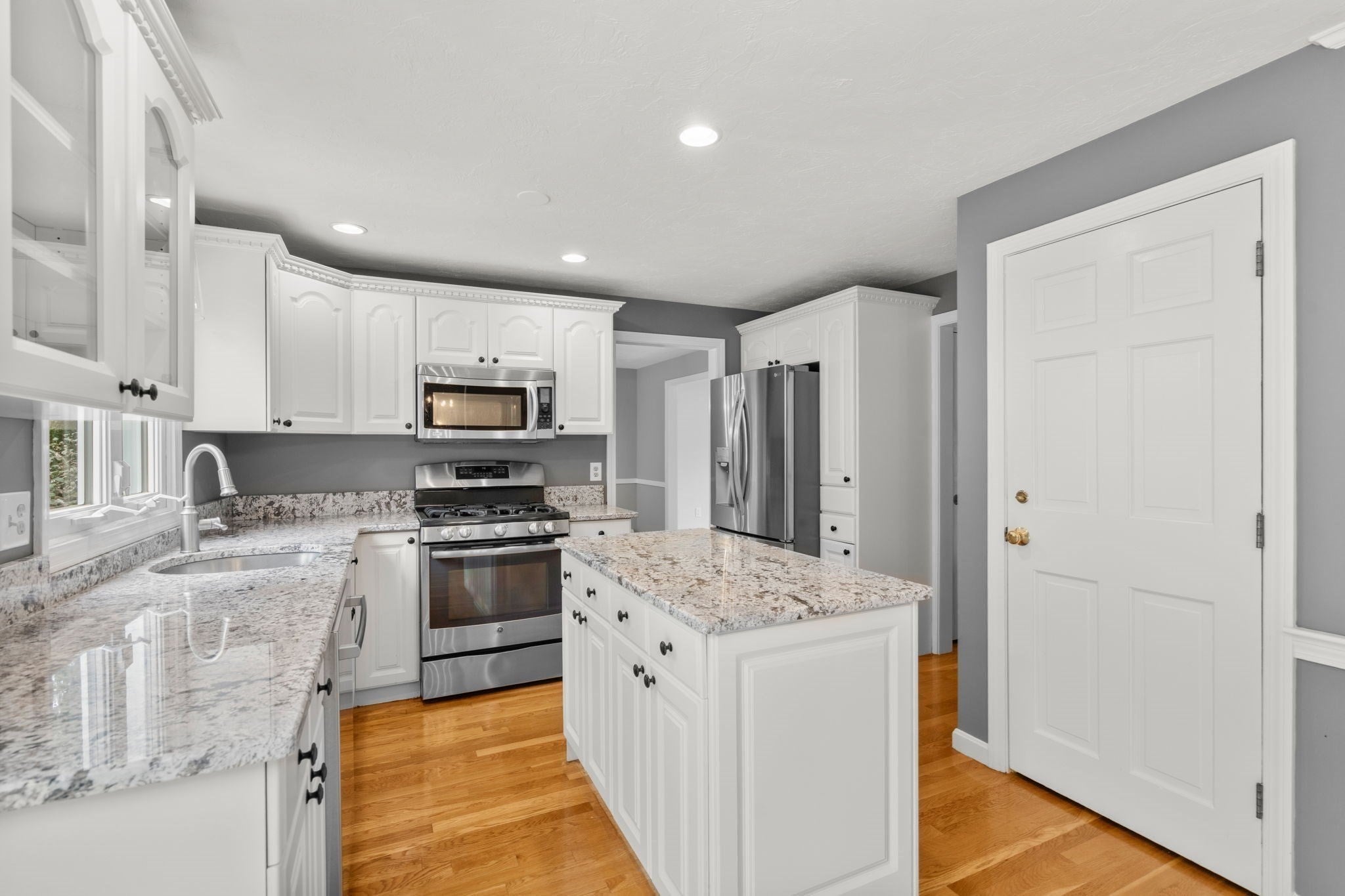 26 Waterview Drive, Medway, MA Photo #18