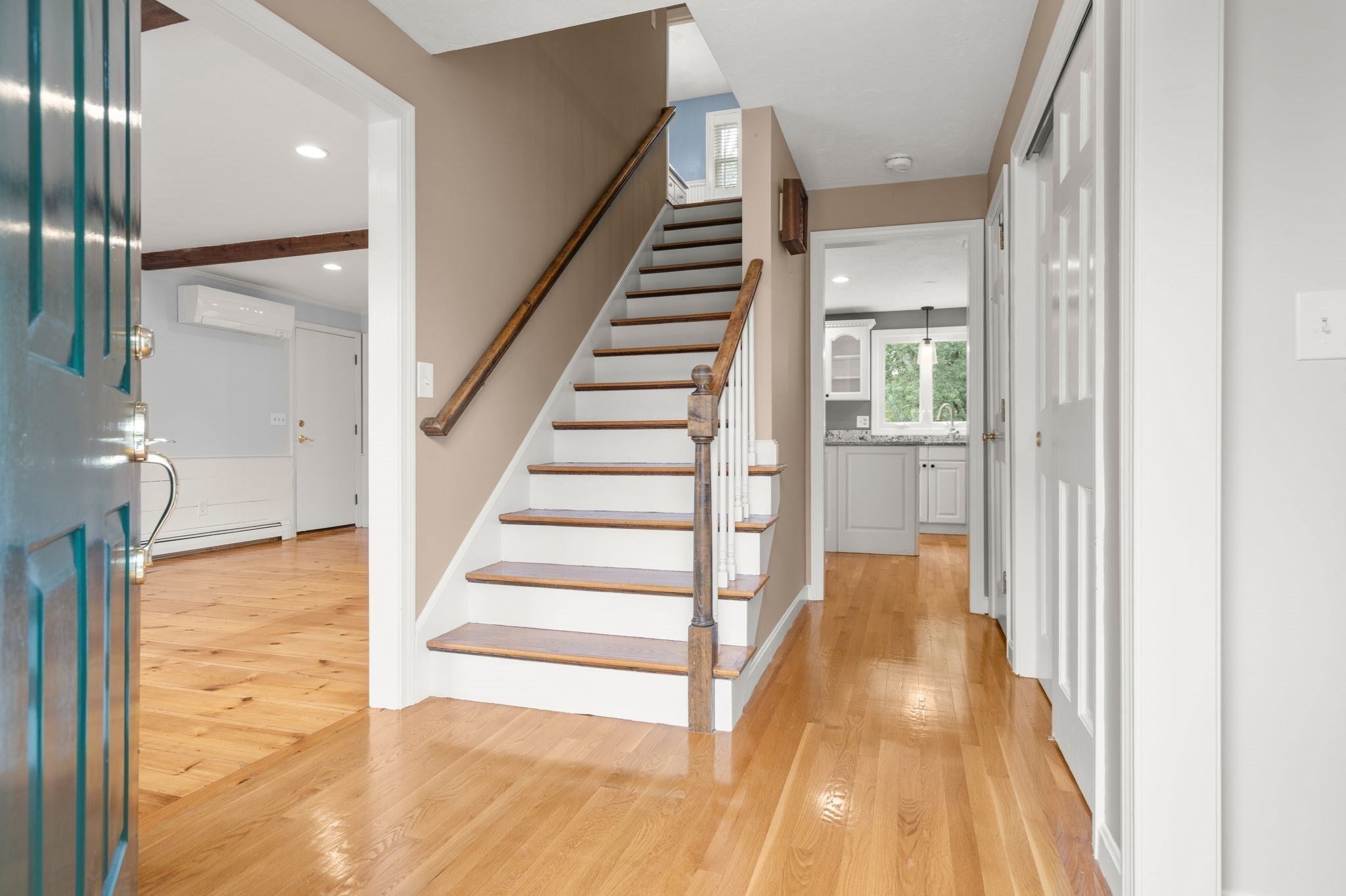 26 Waterview Drive, Medway, MA Photo #9