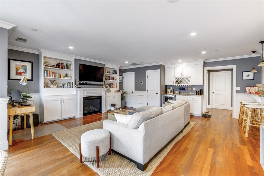 49 L St 3