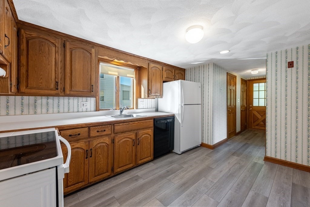 20 Elmcrest Rd, Wakefield, MA, 20 Elmcrest Rd, Wakefield, MA Photo #16