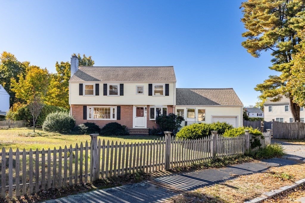 20 Elmcrest Rd