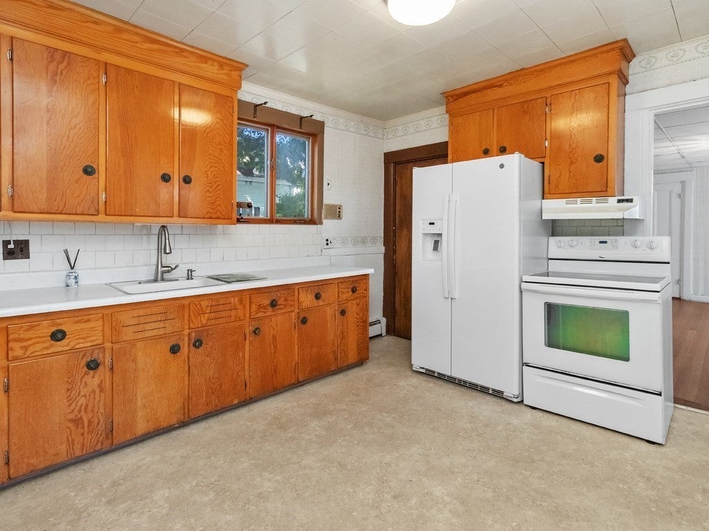 32 Vernon Street, Waltham, MA, 32 Vernon Street, Waltham, MA Photo #3