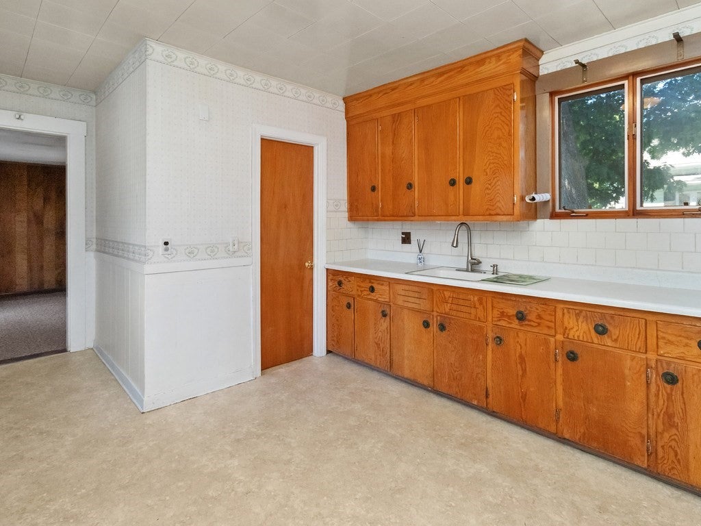 32 Vernon Street, Waltham, MA, 32 Vernon Street, Waltham, MA Photo #5