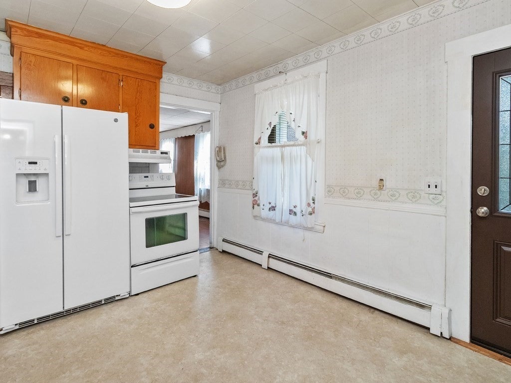 32 Vernon Street, Waltham, MA, 32 Vernon Street, Waltham, MA Photo #4