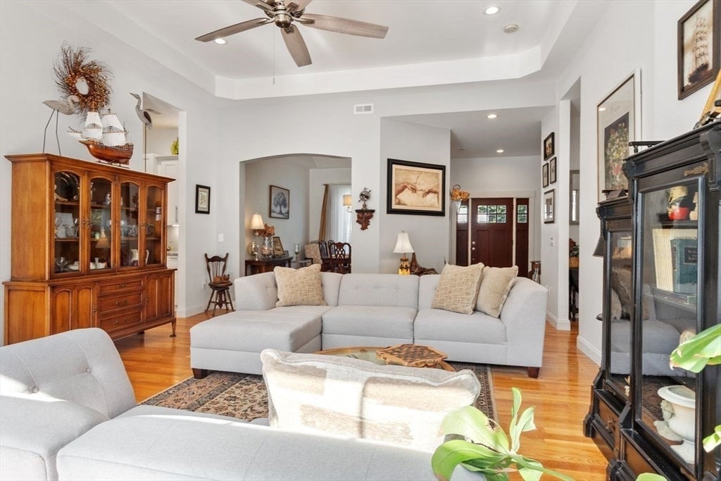 21 Sherwood Dr, Spencer, MA Photo #9