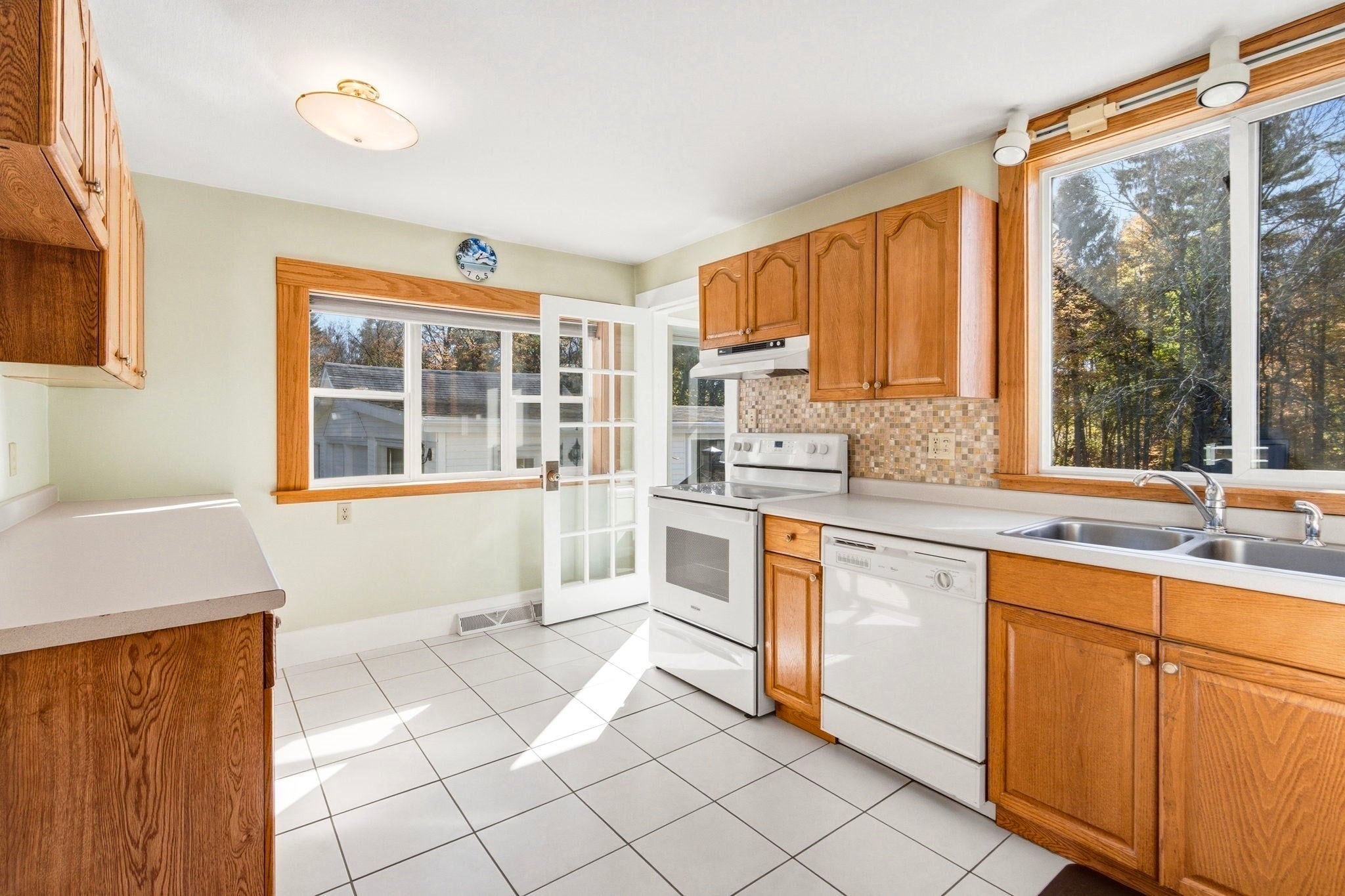 32 East St, Southampton, MA Photo #8