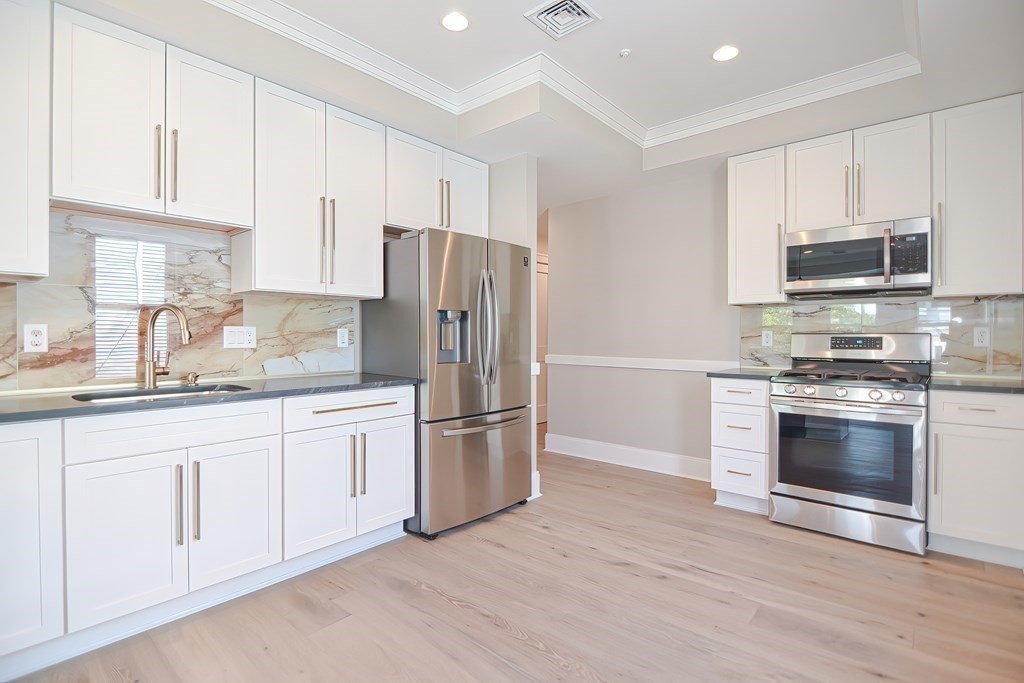 69 Falcon Street 2