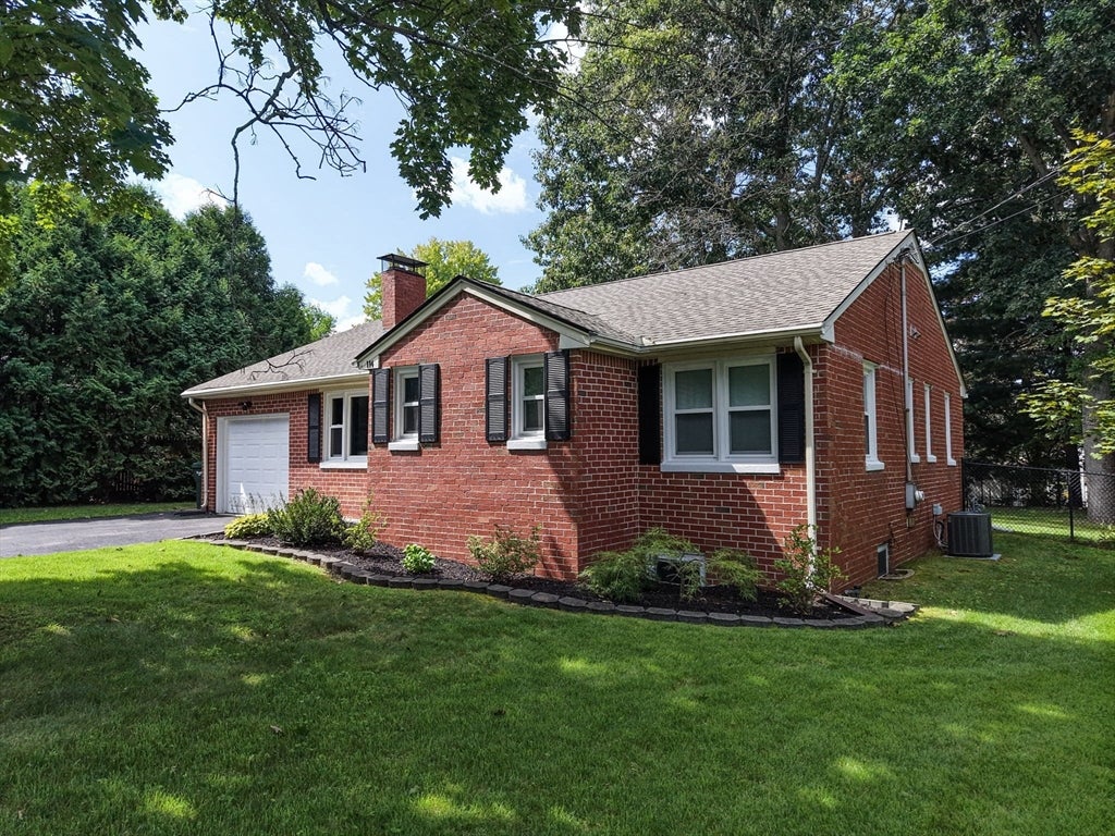 114 Fenway Dr, Springfield, MA, 114 Fenway Dr, Springfield, MA Photo #2