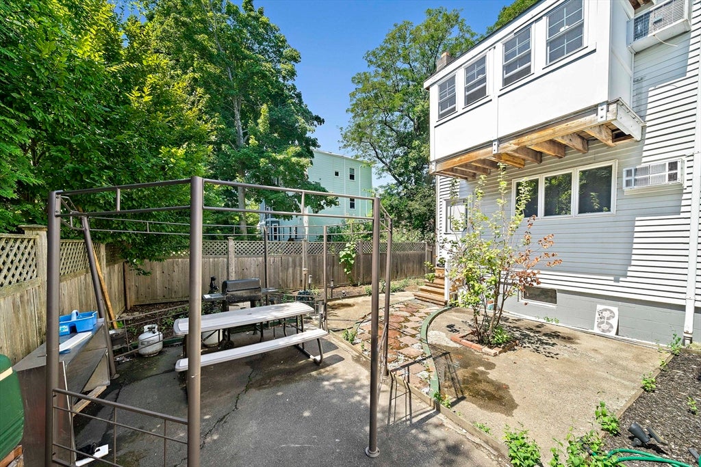 2 Cottage Cir #2, Somerville, MA Photo #18