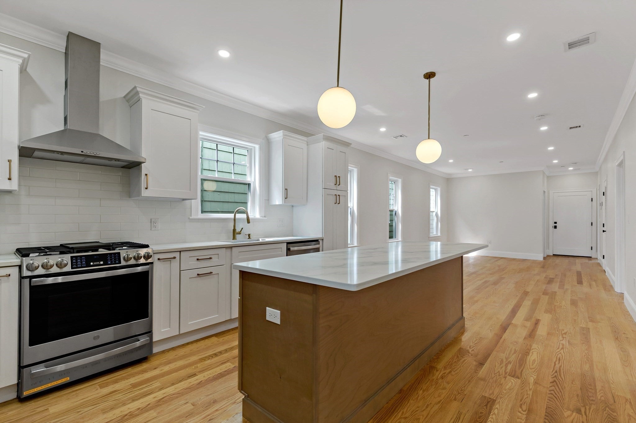 13 Langmaid Ave #2, Somerville, MA Photo #12