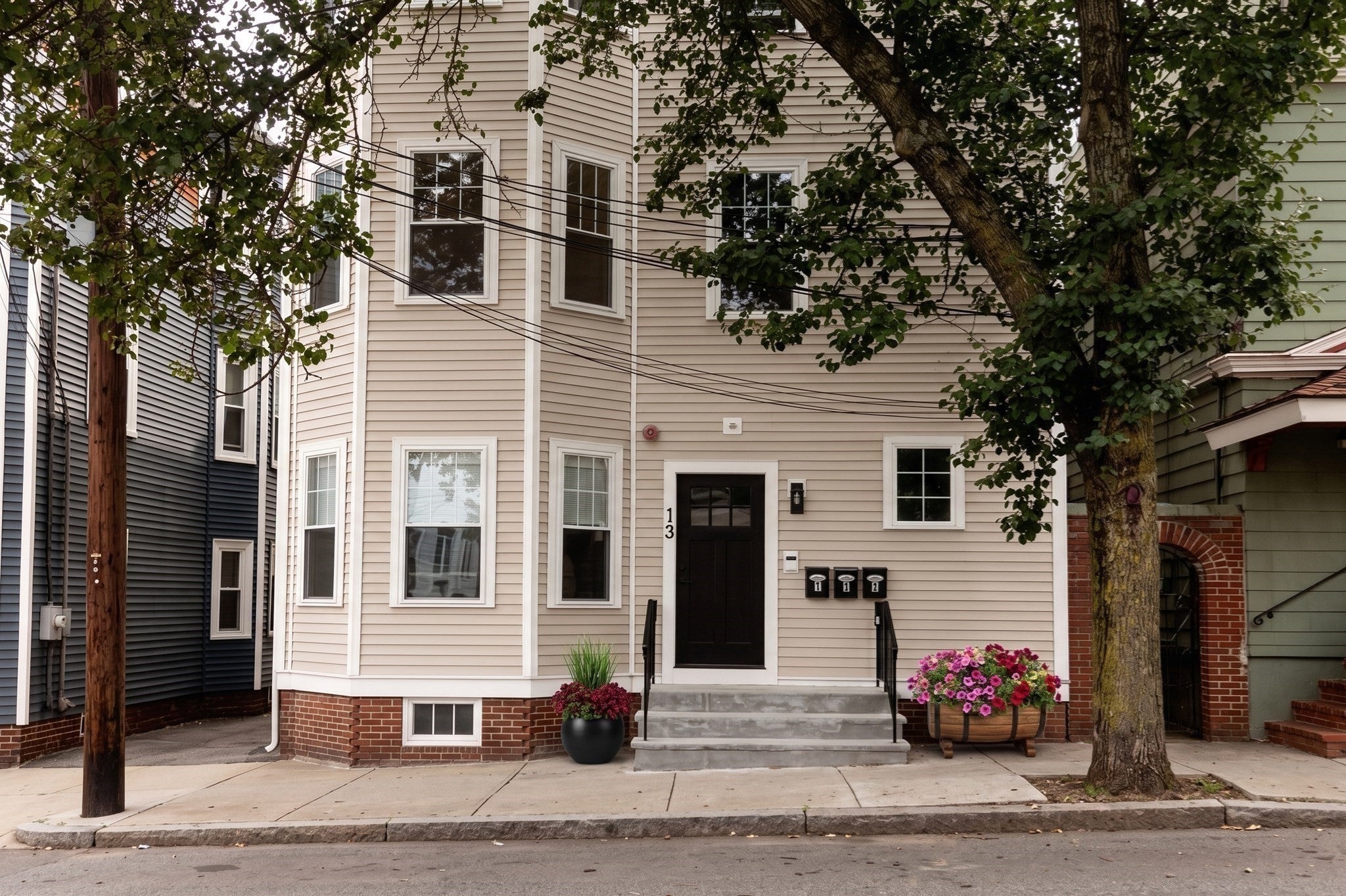13 Langmaid Ave #2, Somerville, MA Photo #17
