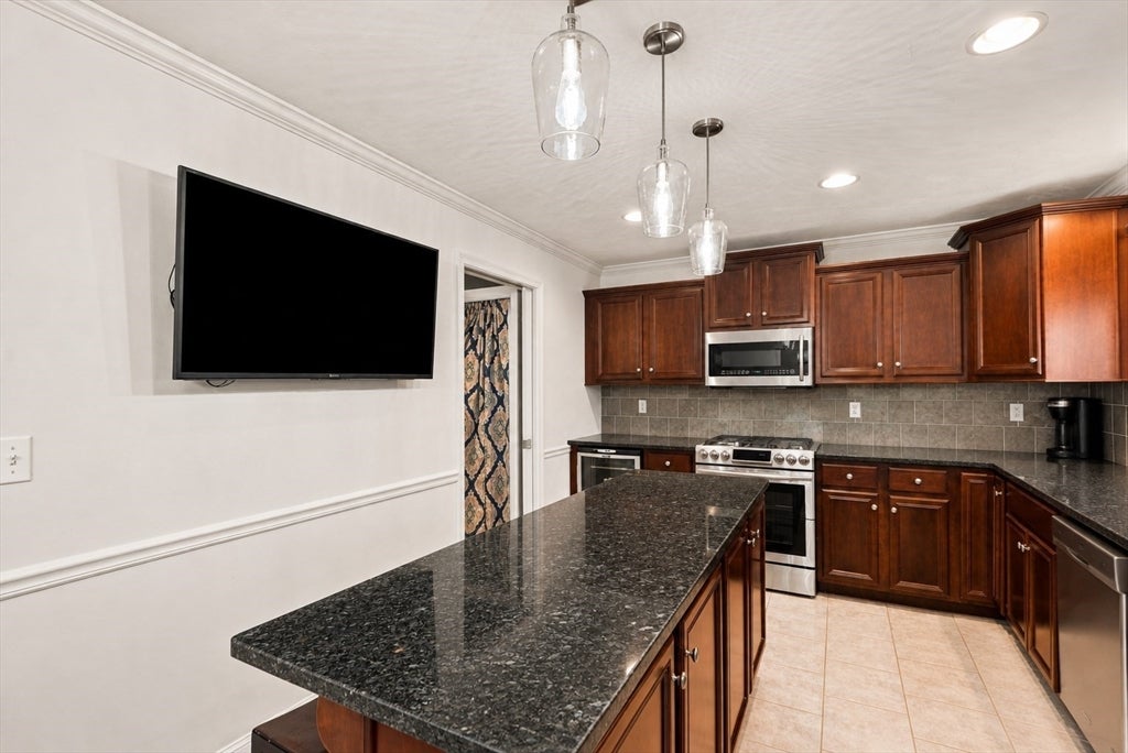 1284 County Street #1, Attleboro, MA Photo #10