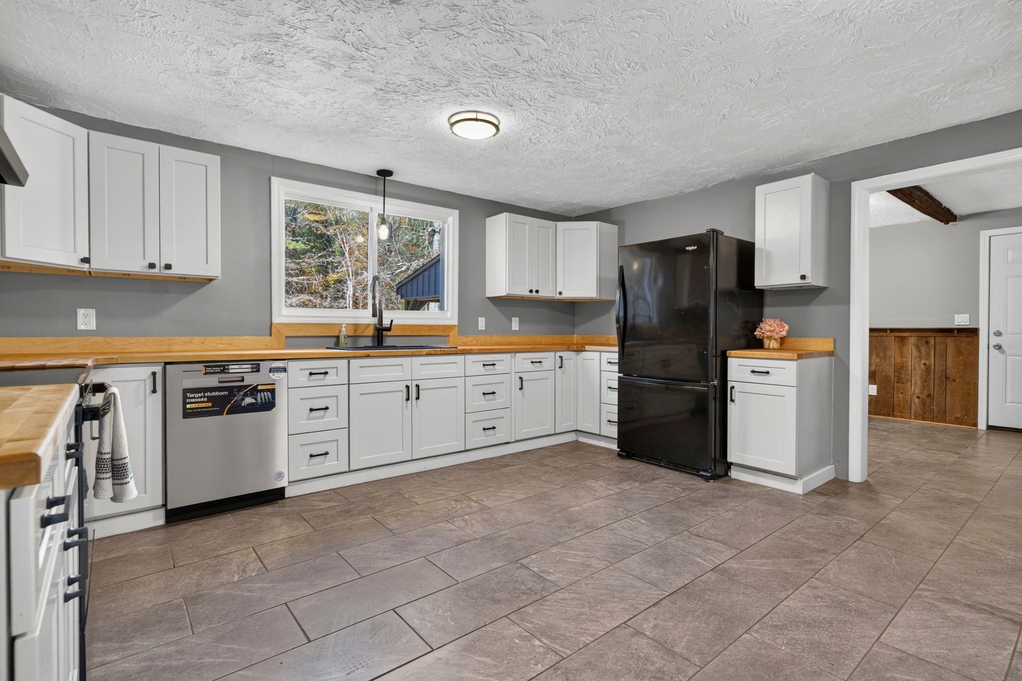 9 Thompson Rd