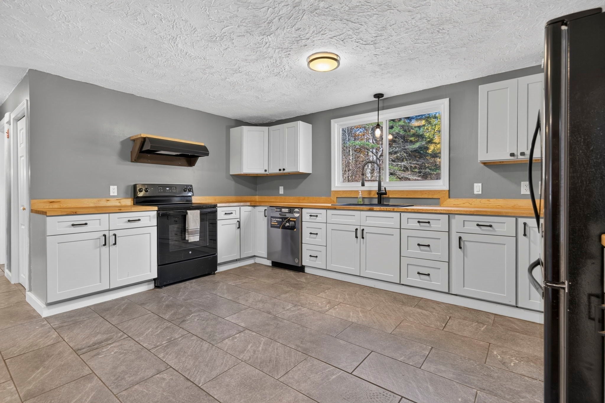 9 Thompson Rd
