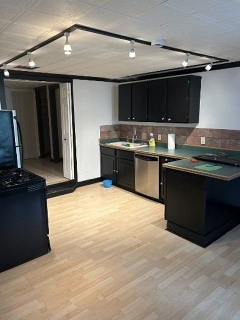 4 1st Ave 1 Dudley MA 01571