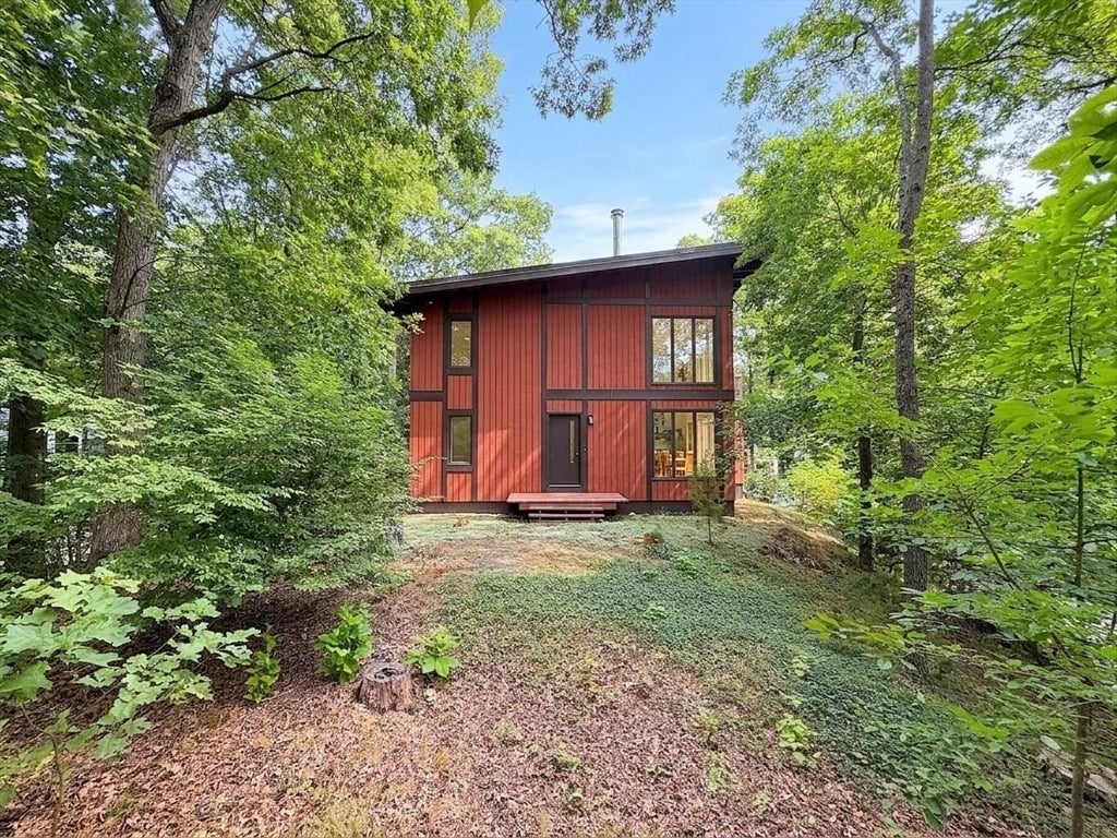 223 Boston Post Rd