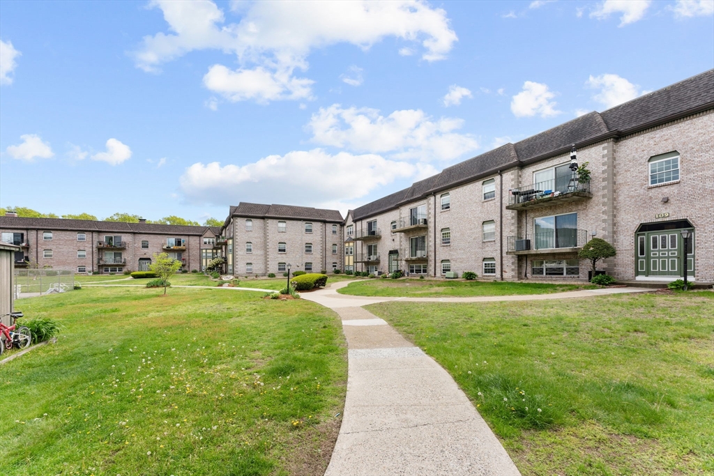 108 Oak Ln 3