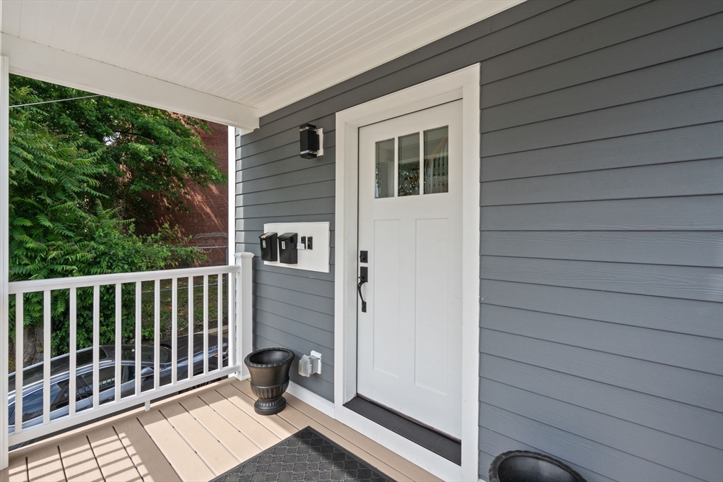 20 Ufford St 1