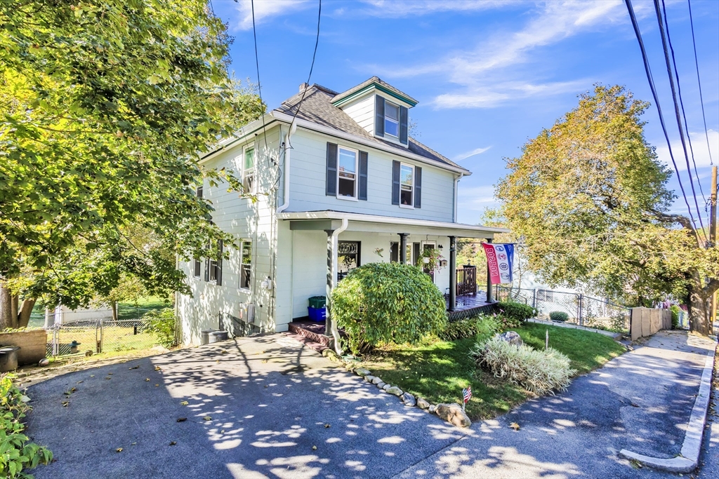 36 Laurier St