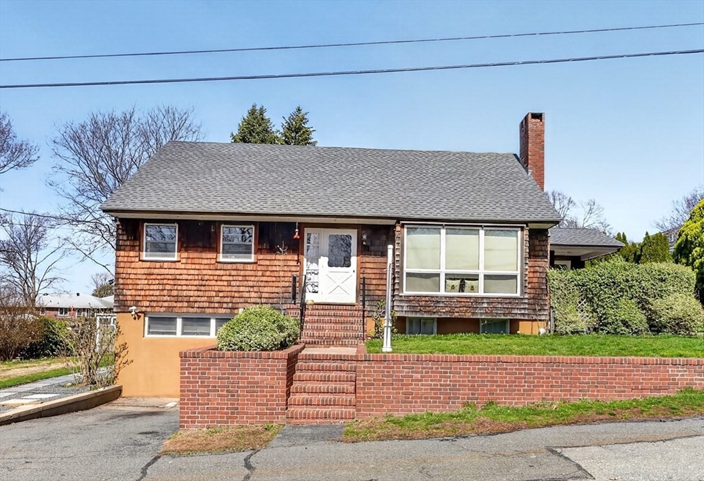 6 Desmond Dr