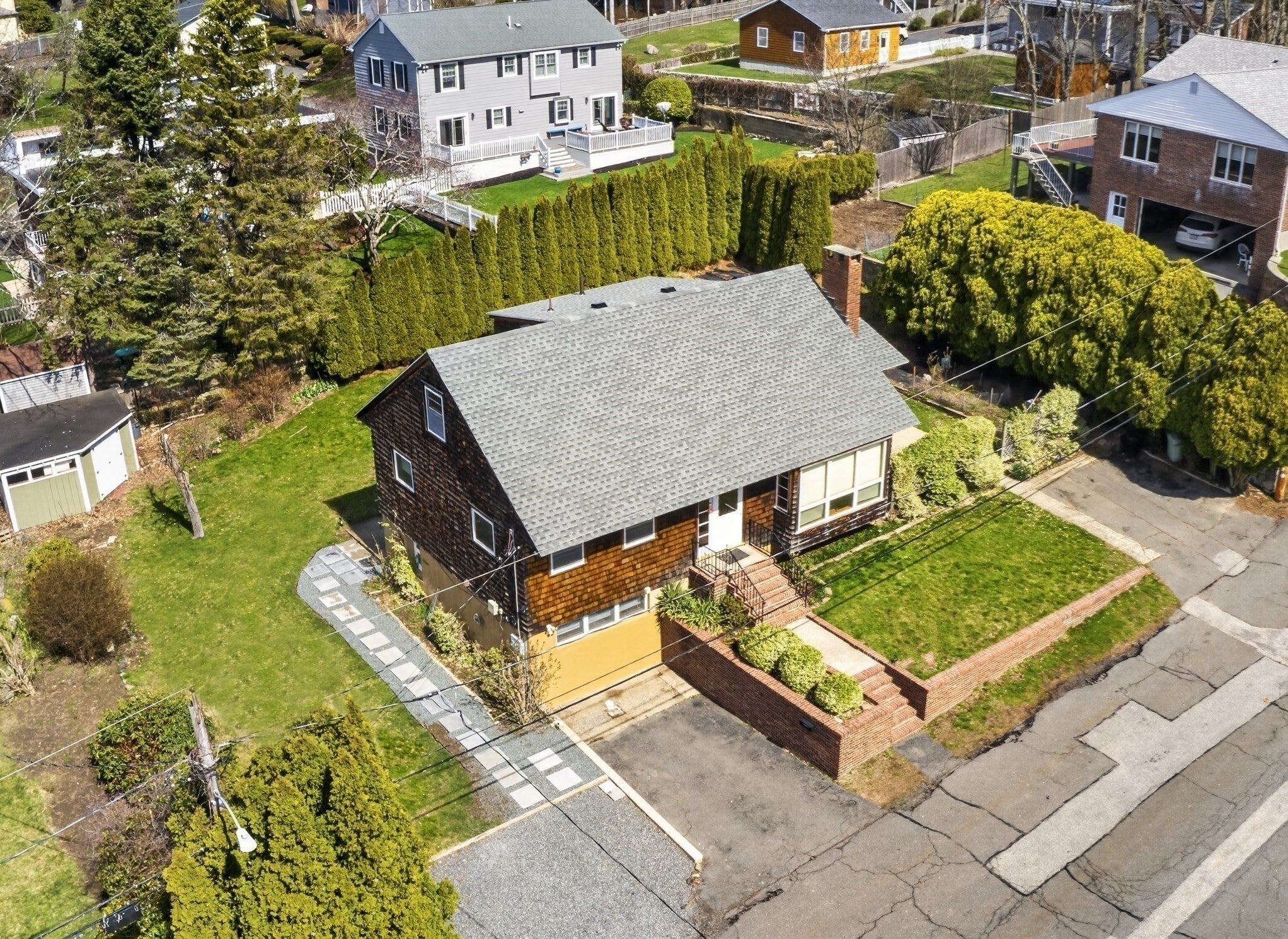 6 Desmond Dr