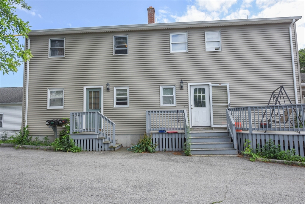62-R Wallis Street