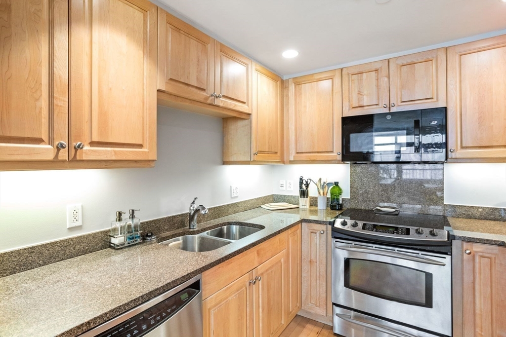 10 Bowdoin St 514