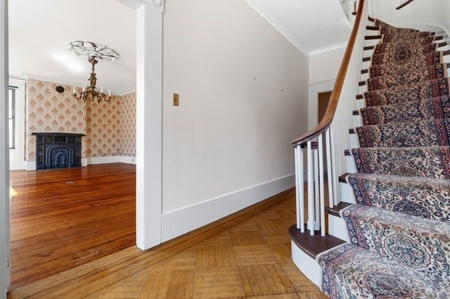 512 East Broadway