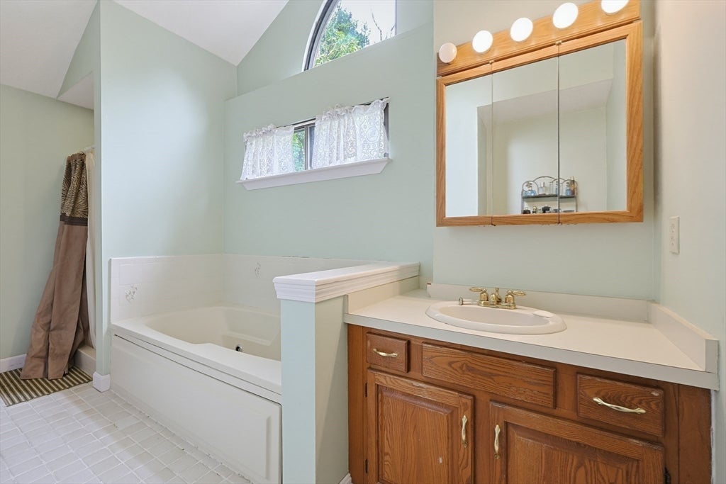 25 Country Club Ln #D, Milford, MA, 25 Country Club Ln #D, Milford, MA Photo #21
