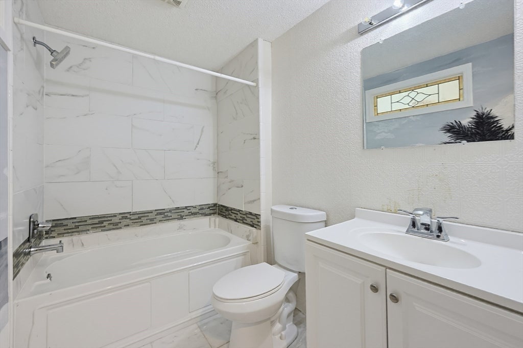 25 Country Club Ln #D, Milford, MA, 25 Country Club Ln #D, Milford, MA Photo #27