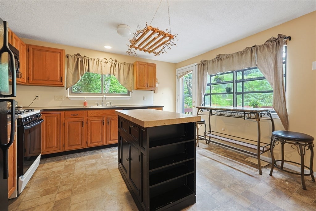 25 Country Club Ln #D, Milford, MA, 25 Country Club Ln #D, Milford, MA Photo #5