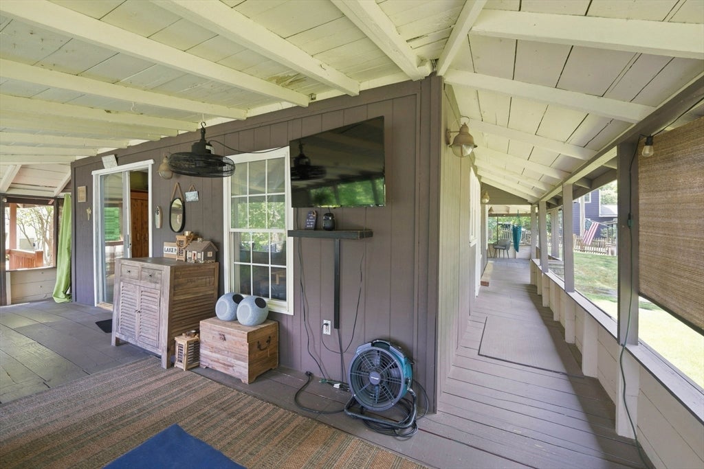 53 Kinsley Ln, Mendon, MA Photo #12